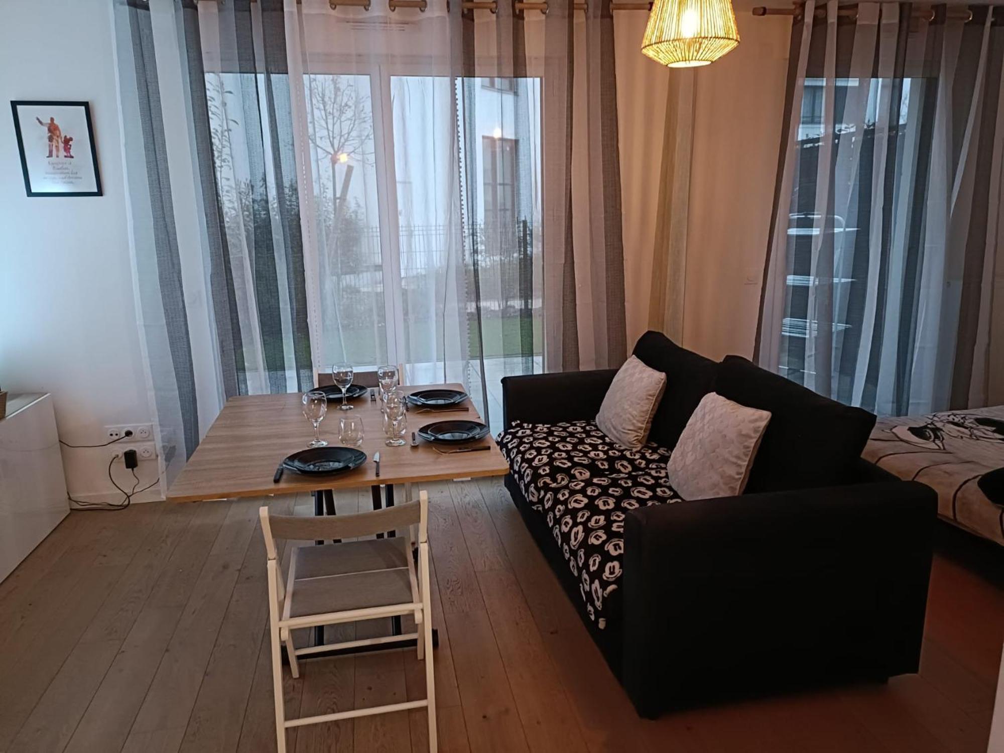 Disney - Paris 5 Min De Disney - Pk Prive Gratuit - 4 Personnes - Terrasse Jardin Chessy  Exterior photo